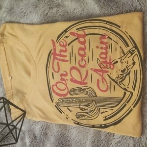 Road Trip T-shirt. Size L.